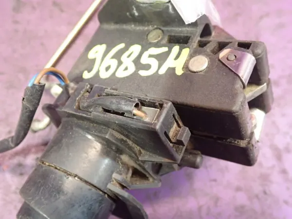 OEM Zawada-383992- Garniture Serrure Coffre Mercedes 124 image 6