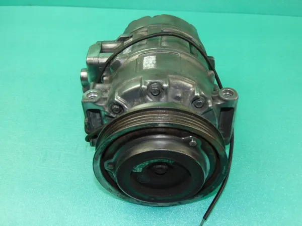 VW 8D0260808 Compressor AC Passat B5 image 3