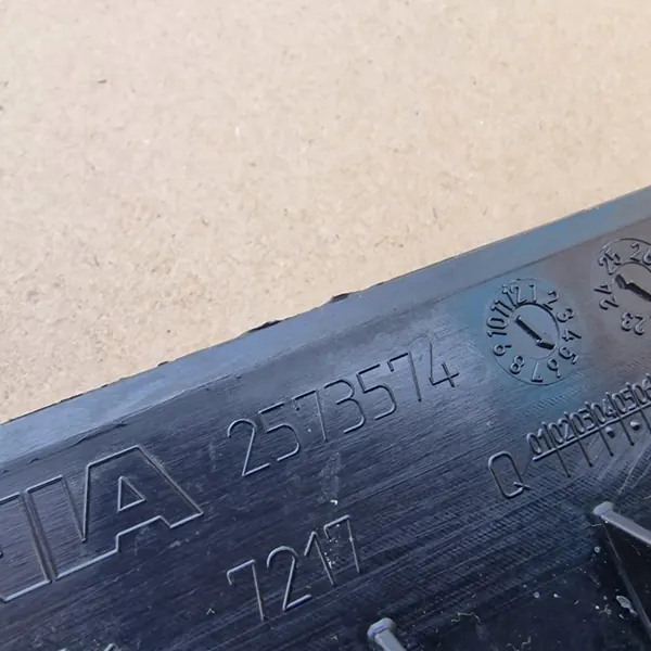 Couvercle Batterie Scania OEM 2573574 - État Utilisé image 5