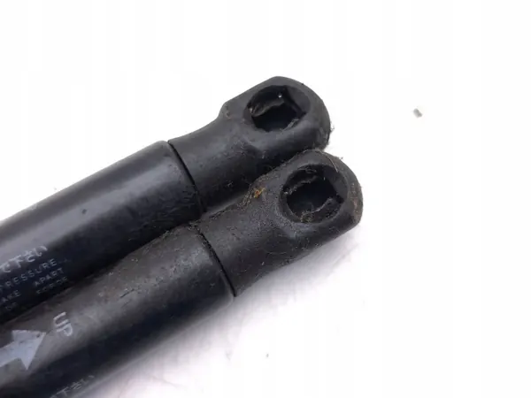Actuador de maletero Toyota GT86 OEM 57522CA010 image 4
