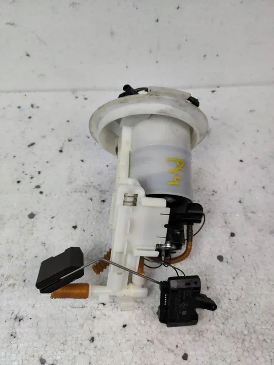 Brandstofpomp Mercedes-Benz E W212 2011 A2044701494 image 2