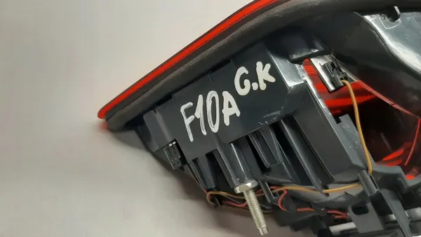 Luz trasera izquierda BMW 5 F10 Sedan 2010-2013 image 6