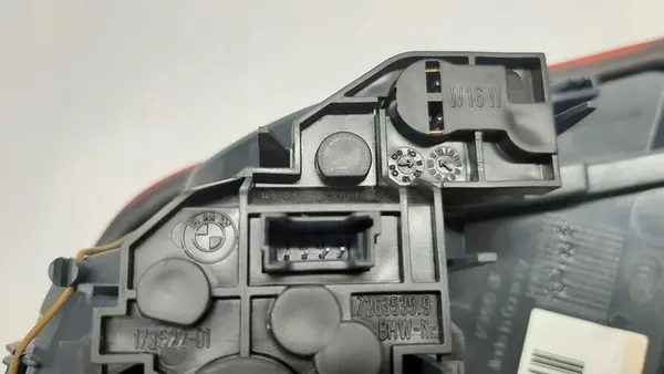 Luz trasera izquierda BMW 5 F10 Sedan 2010-2013 image 9