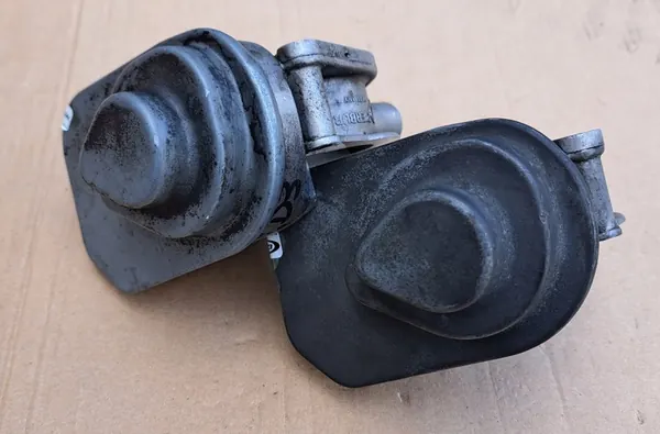 Corpo de borboleta AUDI A8 D3 057128063 image 3