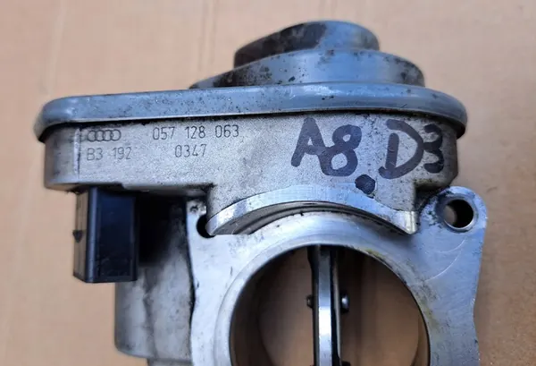 Corpo de borboleta AUDI A8 D3 057128063 image 6