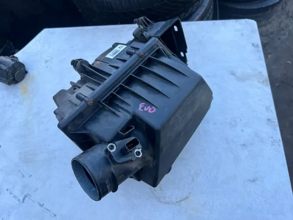 Luftfilterhus Range Rover Evoque OEM BJ32-9600-AD image 2
