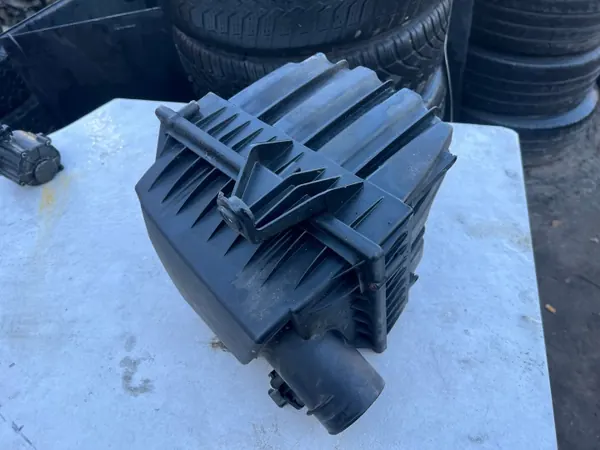 Luftfilterhus Range Rover Evoque OEM BJ32-9600-AD image 3
