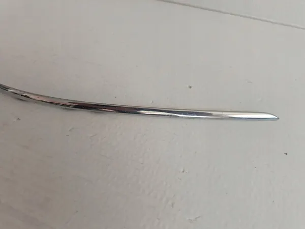 Framförande stötfångar kromlist höger Mercedes W204 A2048850821 image 3