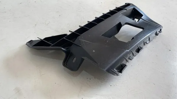 AUDI Q3 83A Suporte de para-choque dianteiro direito 83A807096 image 2