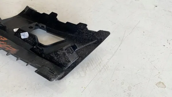 AUDI Q3 83A Suporte de para-choque dianteiro direito 83A807096 image 6