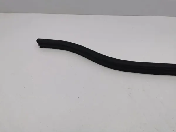 OEM 5H0823723723 motorhuvestäthet för Volkswagen Golf VIII image 3