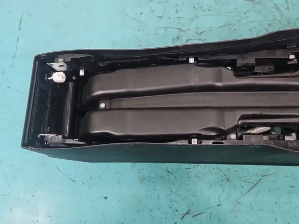 Accoudoir tunnel OEM IMPRK1453822 pour Jaguar XE X760 image 9