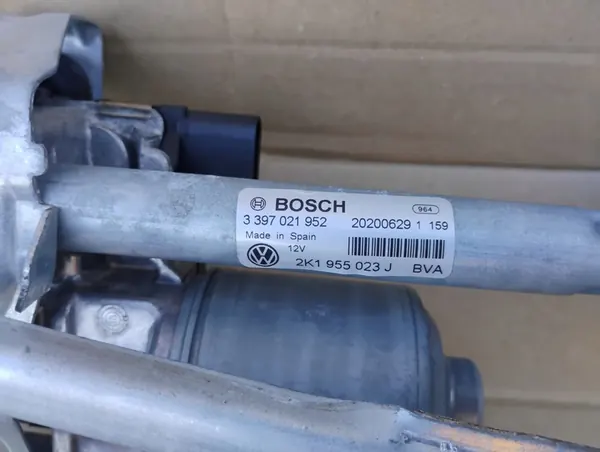 VW Caddy IV Pyyhkijämekanismi Etu OEM 2K1955119F image 10