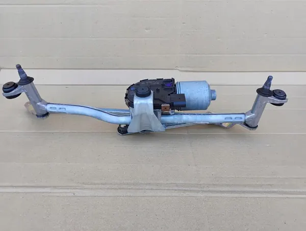 VW Caddy IV Pyyhkijämekanismi Etu OEM 2K1955119F image 8