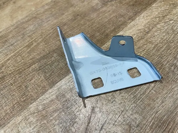Voorste spatbordbeugel Jaguar XE OEM GX73043B59AA image 3
