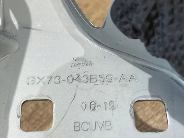 Voorste spatbordbeugel Jaguar XE OEM GX73043B59AA image 4