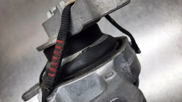 Engine Mount 31359639 Volvo V40 II 2.0 D4 image 9