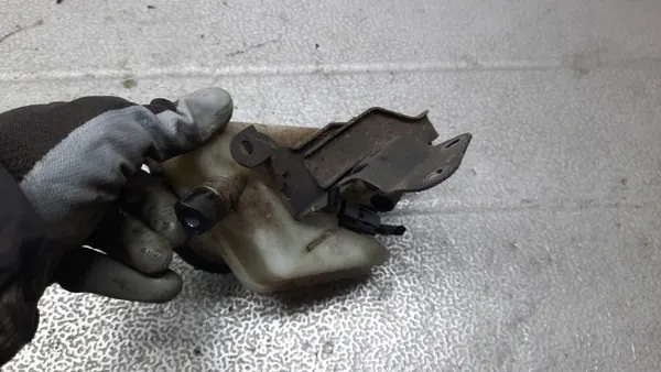 Réservoir de liquide de frein Honda OE d'occasion pour Stream I image 4