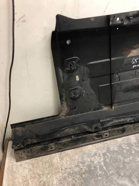Höger Underkörningsskydd Audi Q5 8R0825208C image 3