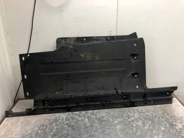 Höger Underkörningsskydd Audi Q5 8R0825208C image 5