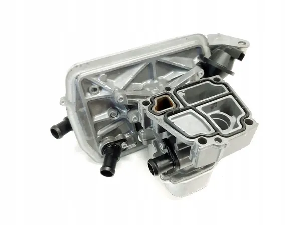 Oljefilterbas kylare VW T5 Lift 2.0 TDI CAA image 3