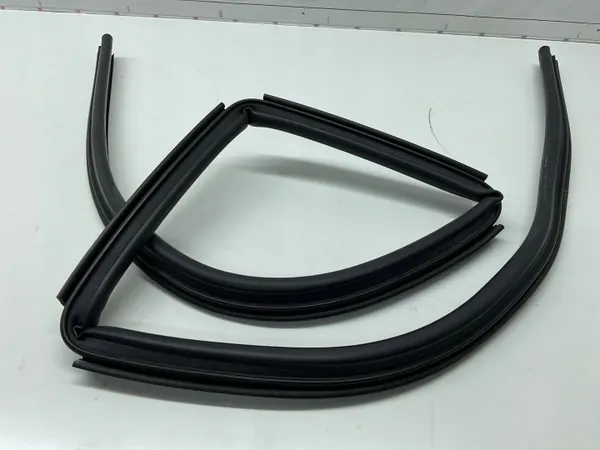 Joint de chambre moteur OEM HY3216C834AA Land Rover image 4