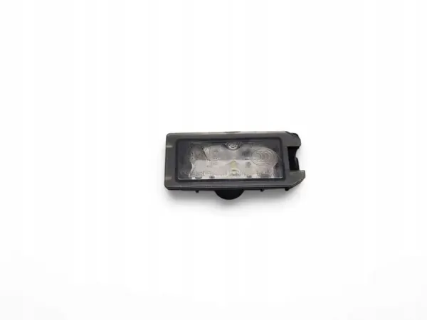 Luz de matrícula Maserati OE 68228927AA - Usado image 3