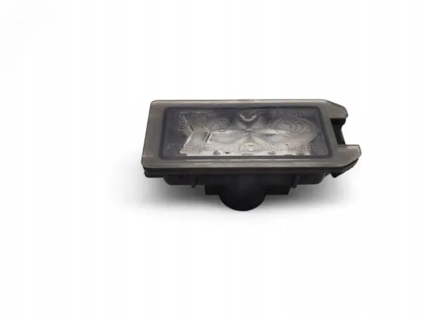 Luz de matrícula Maserati OE 68228927AA - Usado image 4