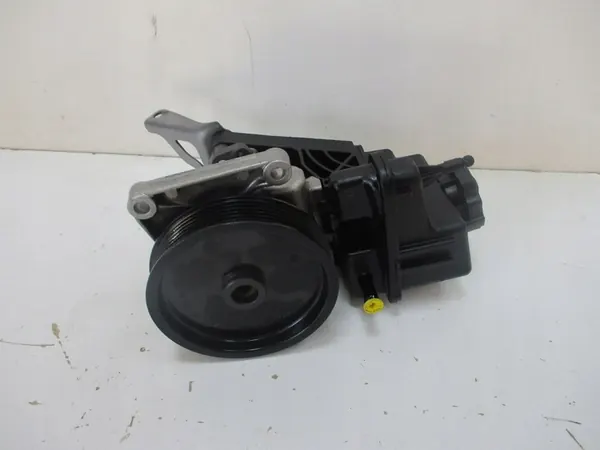 Pompa servosterzo Mercedes SPRINTER A0064667801 image 2