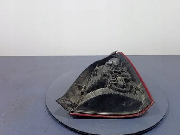 Nissan Primera P12 Sedán Faro Trasero Izquierdo 26555AU300 image 3