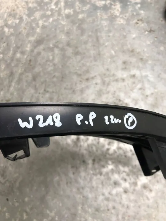 Grille de pare-chocs avant droite Mercedes C218 CLS A2188850753 image 7