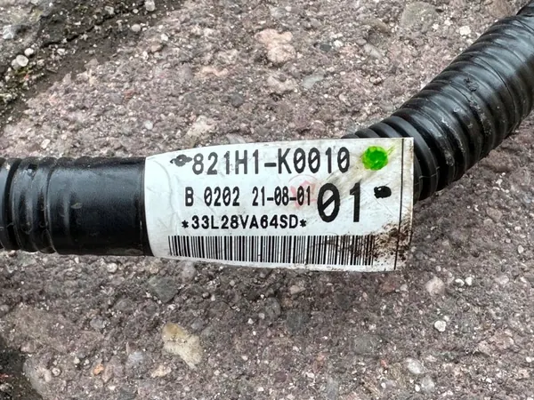 Kraftstoffleitung Toyota Yaris IV 1.5h Hybrid OEM 821H1-K0010 image 4