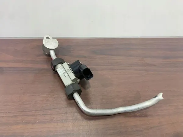 Soupape AC Cupra OEM 8R0260696B - Utilisée image 4