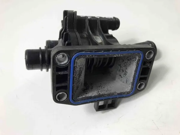 Carcasa de termostato Peugeot 308 CC 9647767180 image 2