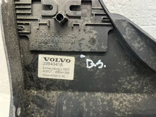 Volvo V90 Cross Country Frontschwellerabdeckung Links 39843415 image 9