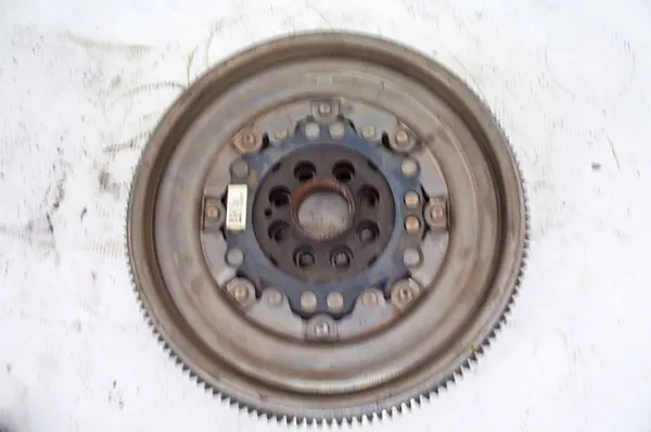 Audi A3 III 8V 2.0i Volante UA285 06K105266P image 2