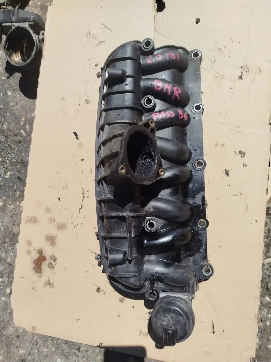 Intake Manifold VW Touran 2.0 TDI 103kW 2009 image 2