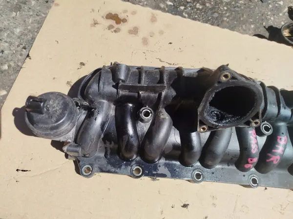 Intake Manifold VW Touran 2.0 TDI 103kW 2009 image 4