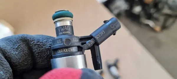 Q5 80A Iniettore di Carburante 2.0 TFSI 06A906036K image 5