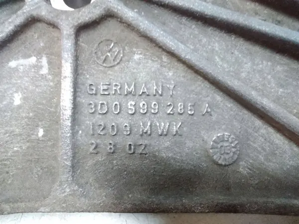 Soporte diferencial trasero Volkswagen Phaeton OEM 3D0599285A image 5