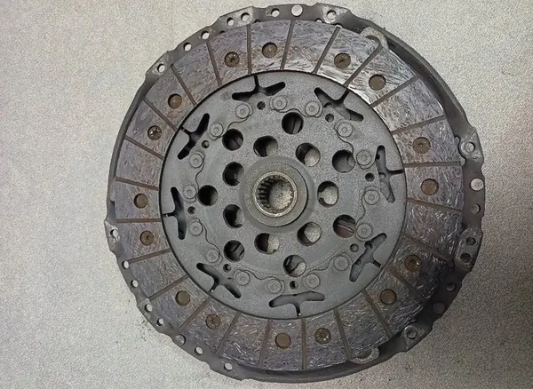 Disque d'embrayage Renault Laguna image 3