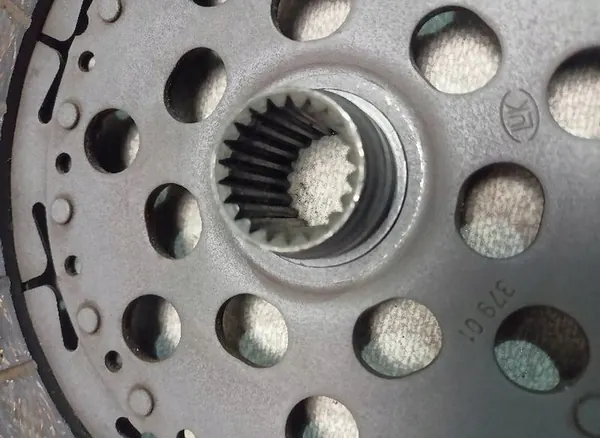 Disque d'embrayage Renault Laguna image 6