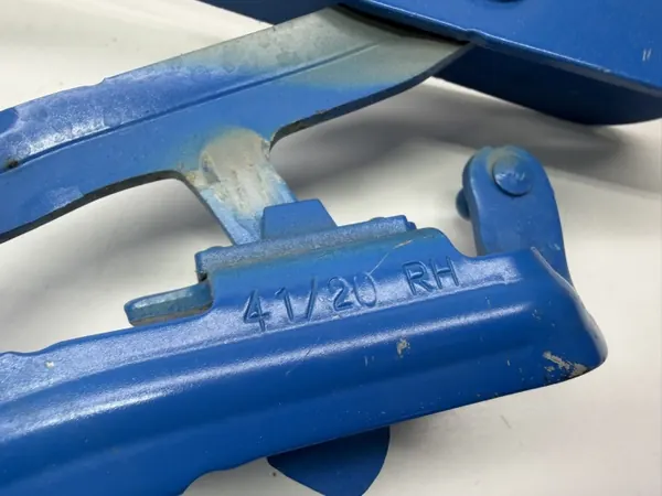 Audi TT motorkapscharnier rechterzijde OEM 8S0823823 image 8