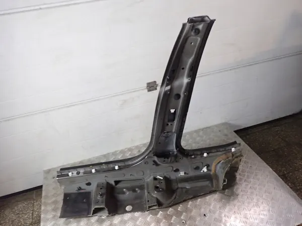 Oikea Pylväs BMW 118i F20 Post-Lift OEM 668 11368 image 5