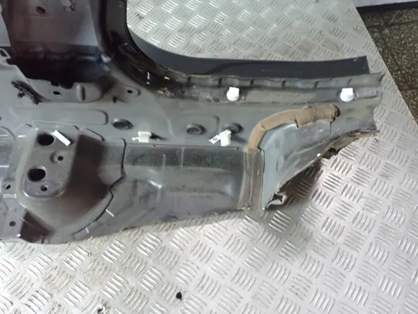 Oikea Pylväs BMW 118i F20 Post-Lift OEM 668 11368 image 8
