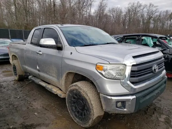 Mola Traseira Esquerda OEM 48220-0C102 Toyota Tundra image 6