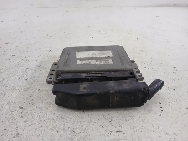 Renault Motorsteuergerät OEM 8200214973 - Gebraucht image 3