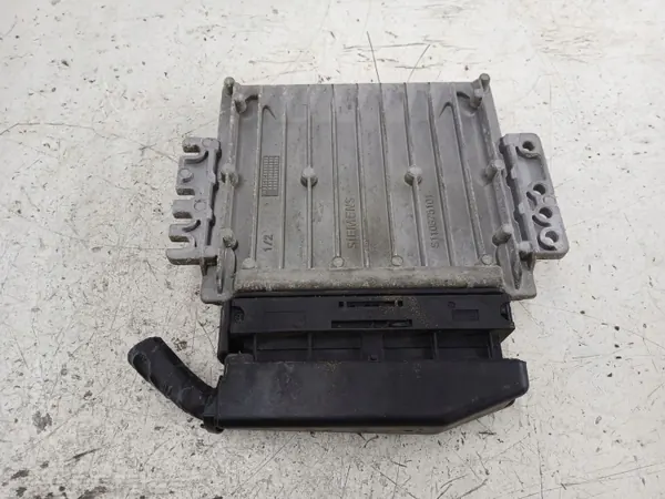 Renault Motorsteuergerät OEM 8200214973 - Gebraucht image 4