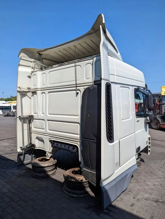 DAF XF 106 SPACE CAB Ohjaamo - Käytetty OEM-osa image 4
