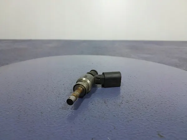 Iniettore carburante AUDI A6 C6 2.8B 06E906036E image 2